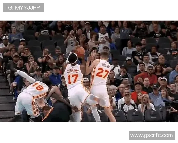 奥孔古双双砍下27分12篮板杨鸣23分15助攻助力老鹰送爵士九连败